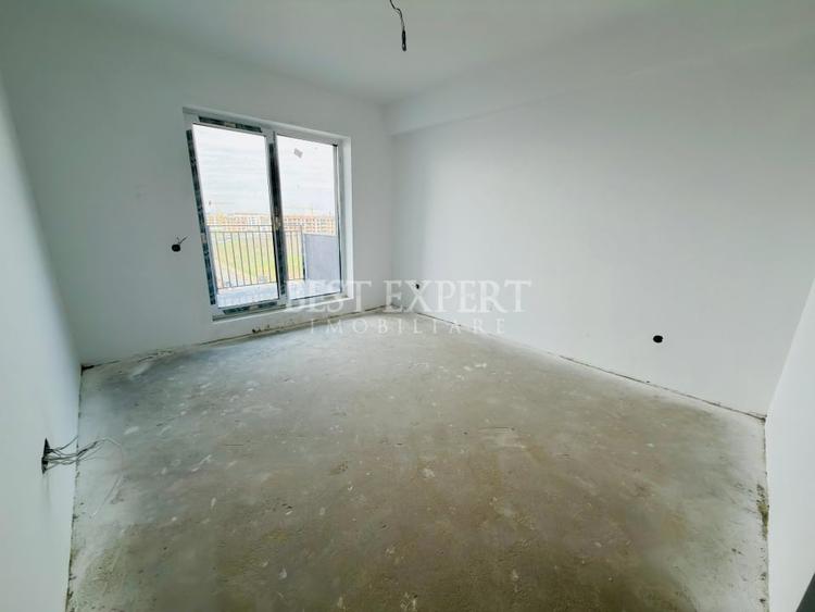 Apartament cu 4 camere decomandat în Theodor Pallady