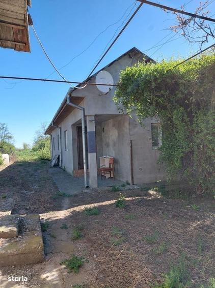 Casă cu 3 camere cu Teren 3177 Mp în Stăncești