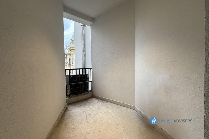 Apartament cu 3 camere, mobilat în Romană