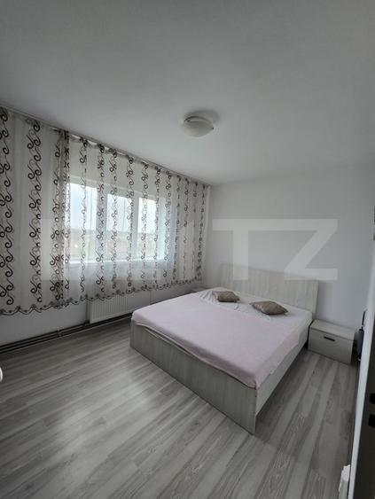 Apartament cu 3 camere semidecomandat, mobilat în Soarelui