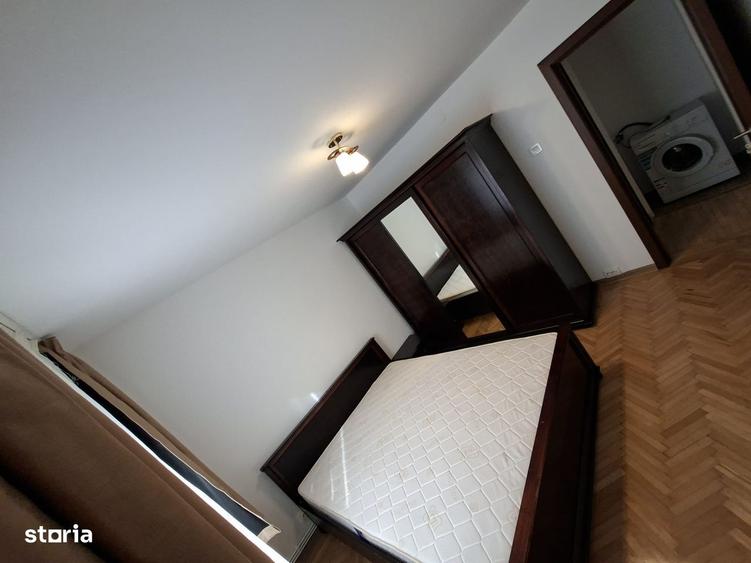 Apartament cu 3 camere decomandat în Eremia