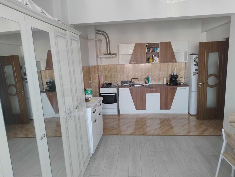 Apartament cu 2 camere semidecomandat în Exterior Vest
