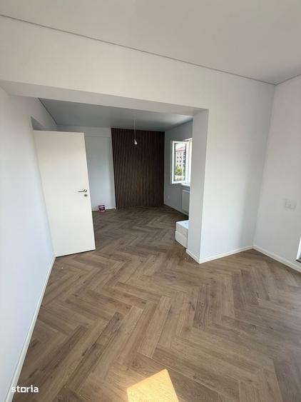 Apartament cu 3 camere decomandat în Păcii