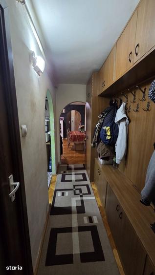 Apartament cu 3 camere în Micro 16