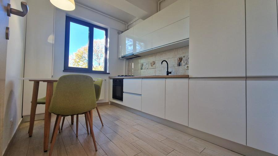 Apartament cu 2 camere semidecomandat, mobilat în Crângași