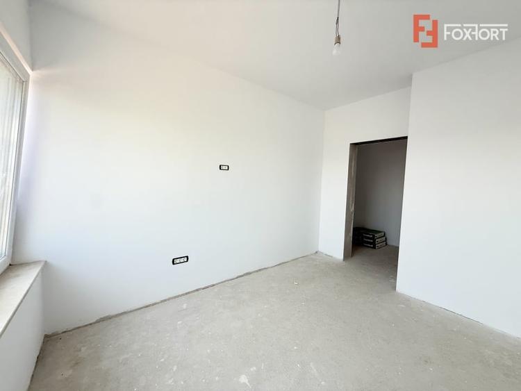 Apartament cu 4 camere în Torontalului