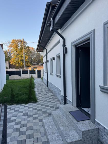 Casă individuală cu 3 camere cu Canalizare în Bucureștii Noi