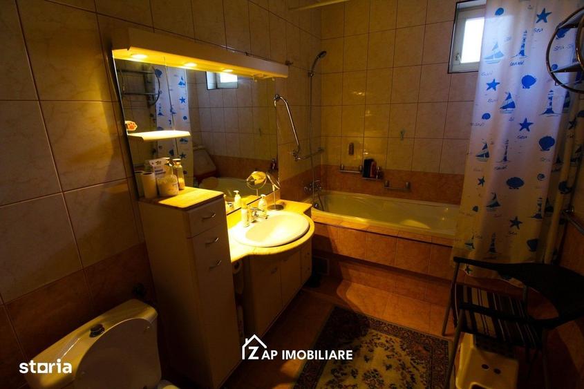 Casă cu 4 camere în Unirii