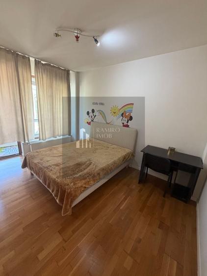 Apartament cu 3 camere semidecomandat, mobilat în Apărătorii Patriei
