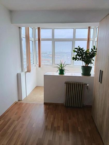 Apartament cu 4 camere decomandat în Gara de Nord