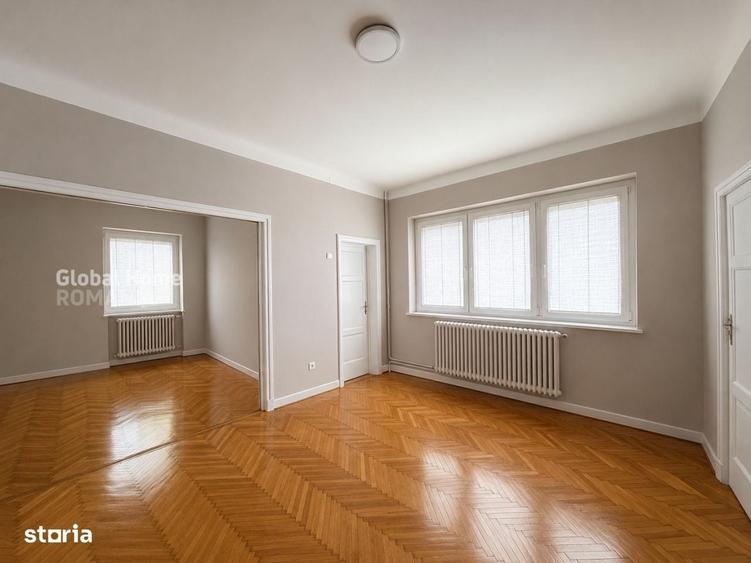 Casă cu 4 camere în Vatra Luminoasă