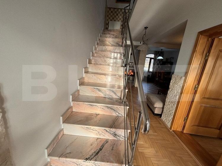 Casă cu 5 camere cu Teren 2300 Mp în Aninoasa