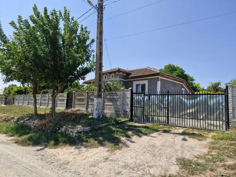 Casă cu 3 camere în Tortoman