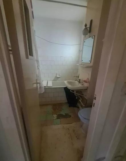 Apartament cu 3 camere decomandat în Cetate