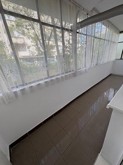 Apartament cu 3 camere decomandat în Exterior Vest