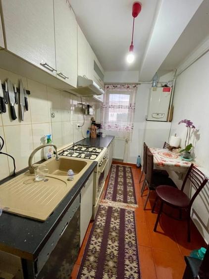 Apartament cu 3 camere semidecomandat, mobilat în George Enescu