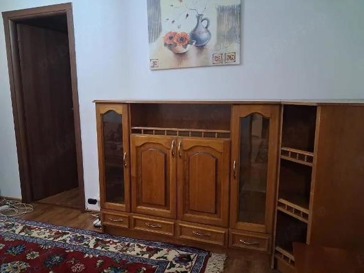 Inchiriez ap.de 2 camere , semidecomandat. - 1