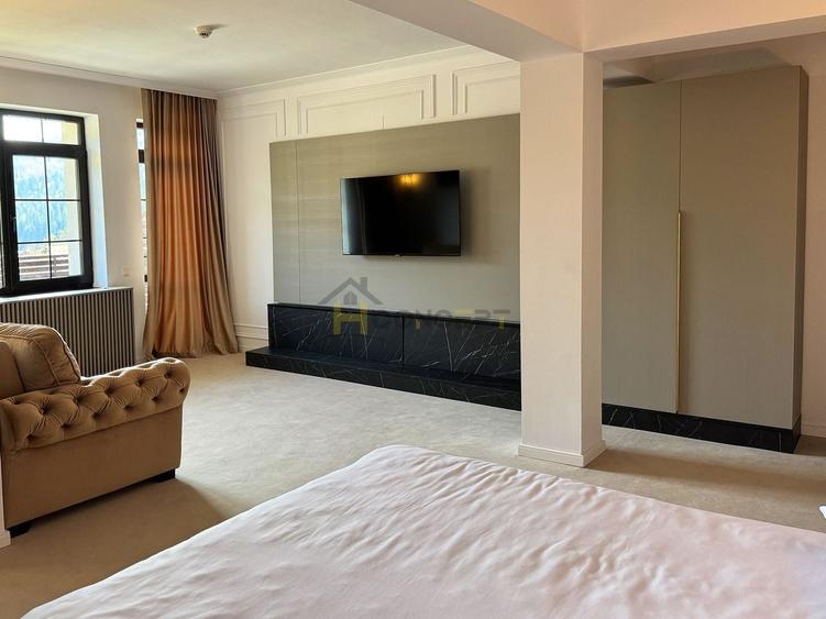 Casă individuală cu 14 camere cu Piscina în Predeal