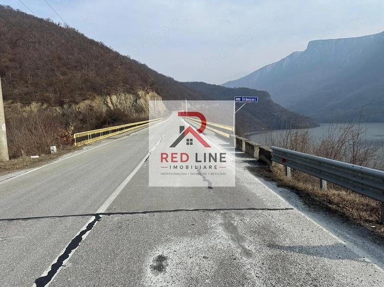 Teren de 526 mp, în Dubova
