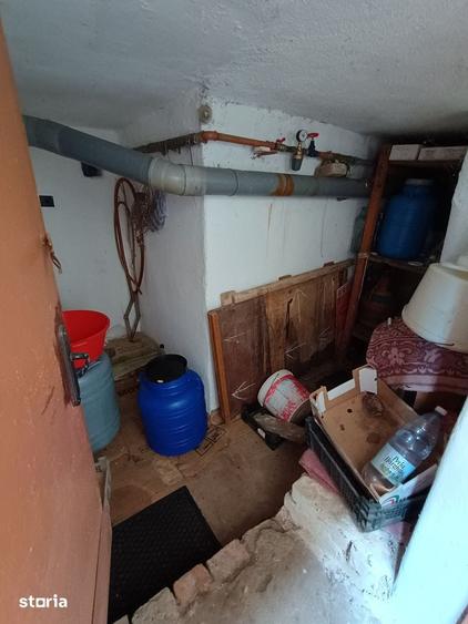 Casă cu 2 camere cu Teren 300 Mp în Central