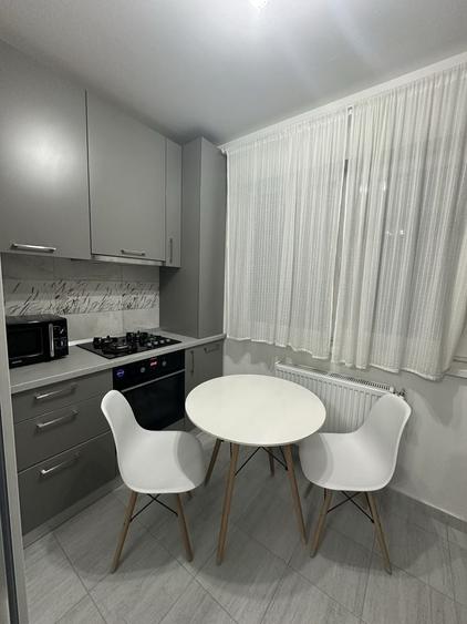 Apartament cu 2 camere decomandat în Metalurgiei