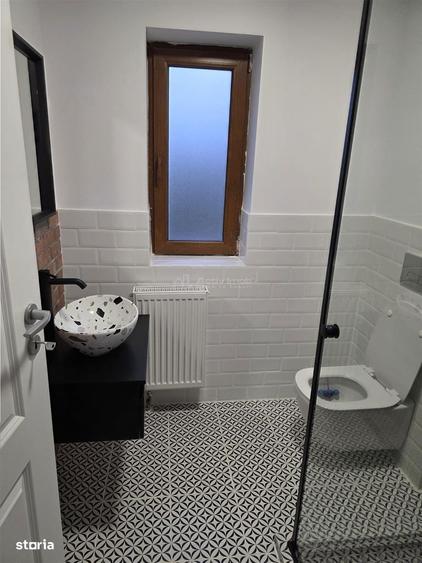 Casă cu 4 camere cu Canalizare în 1 Decembrie