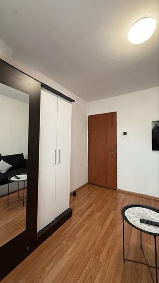 Apartament cu 3 camere decomandat în Rahova