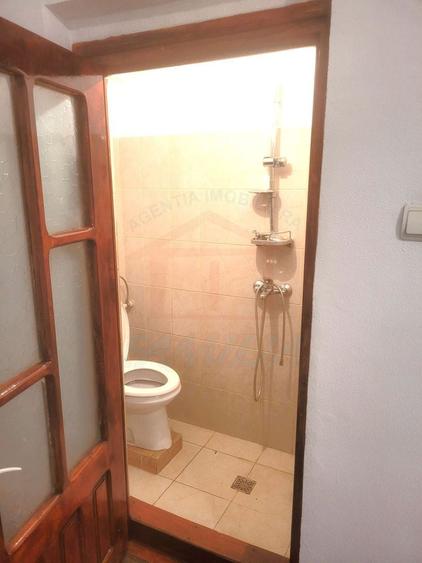 Apartament cu 3 camere decomandat în