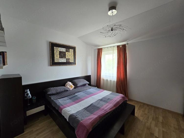 Apartament cu 3 camere decomandat în Dumbrăvița