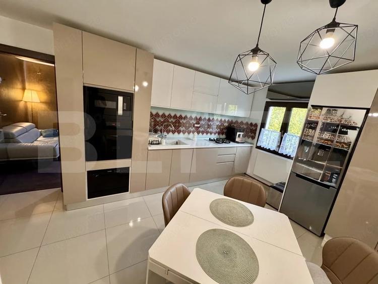 Apartament cu 4 camere decomandat în Valea Rosie