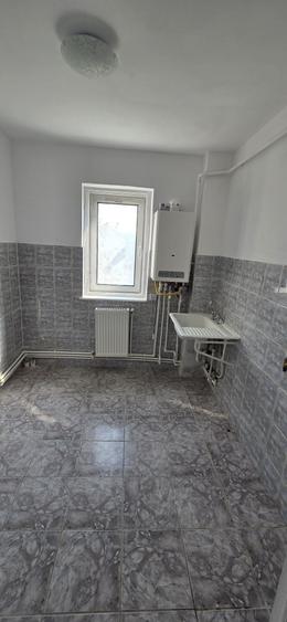 Apartament cu 2 camere semidecomandat în Crâng