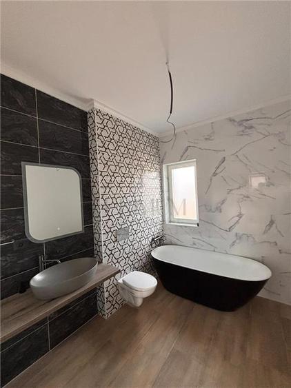 Duplex cu 4 camere cu Canalizare în Moșnița Nouă