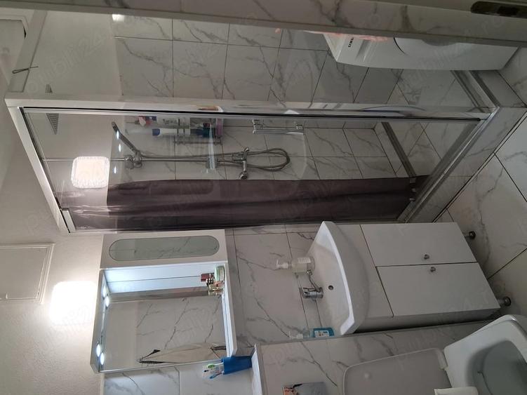 Garsonieră decomandată în Central