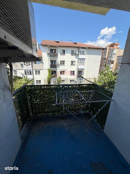 Apartament cu 2 camere decomandat în Craiovița Nouă