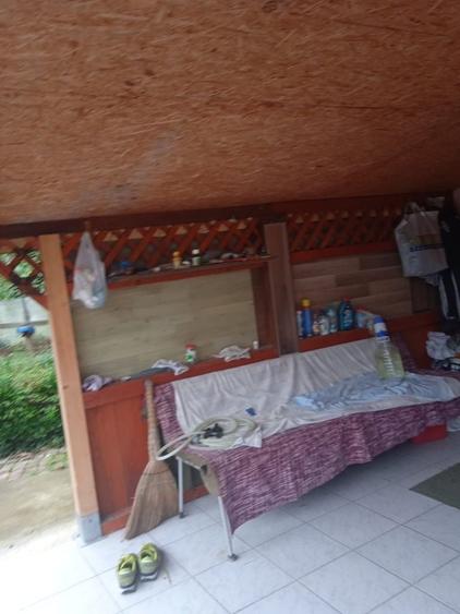 Casă cu 2 camere în Moroeni