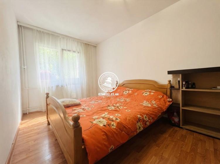 Apartament cu 2 camere decomandat în Nicolina