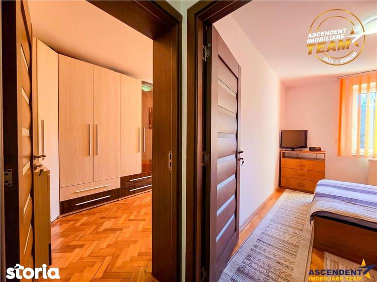 Apartament cu 3 camere, mobilat în Simeria