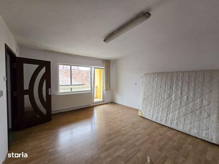 Casă cu 4 camere cu Teren 800 Mp în Gheorgheni