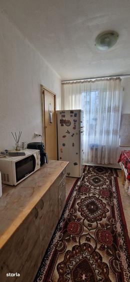Apartament cu 3 camere decomandat în Tătărași