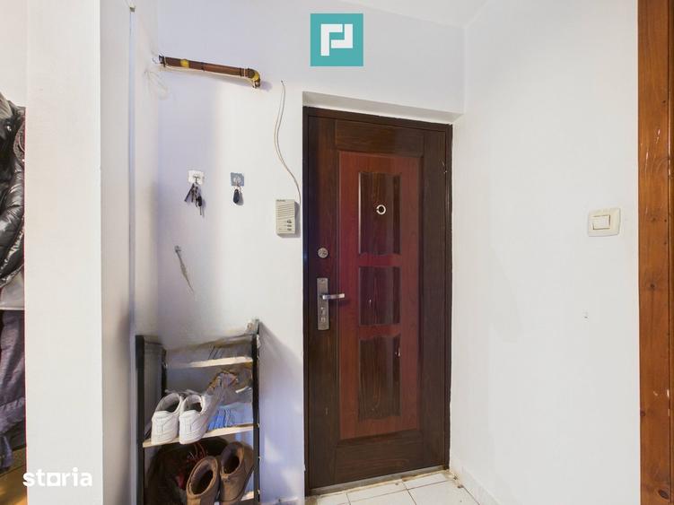 Apartament cu 3 camere semidecomandat în Micălaca