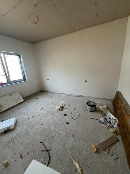 Casă cu 3 camere cu Teren 300 Mp în Agigea