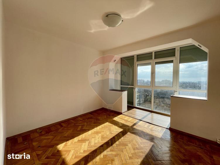 Apartament cu 3 camere semidecomandat în Nord
