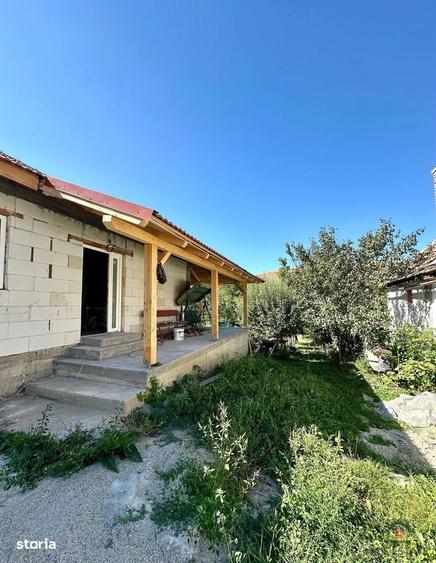 Casă cu 3 camere în Unirea