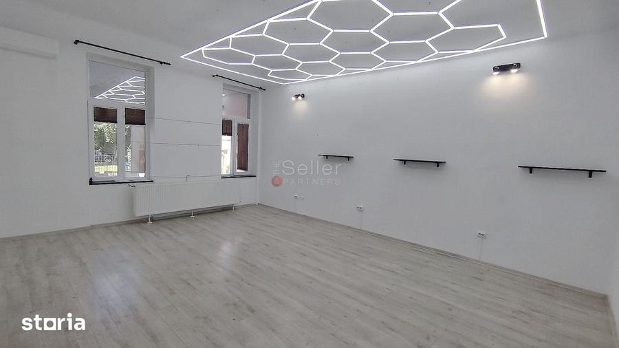 Apartament cu 5 camere decomandat în Centrul Istoric