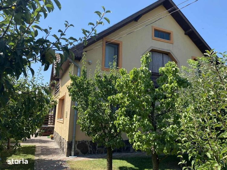 Casă cu 4 camere în Cipău