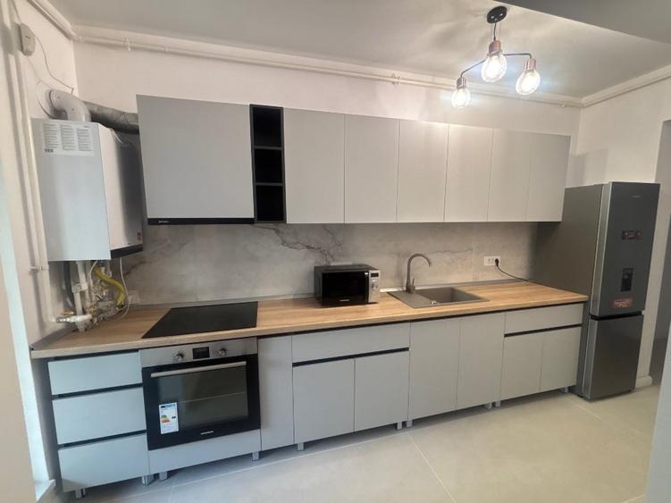 Apartament cu 2 camere decomandat, mobilat în Central