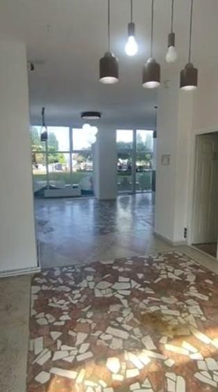 Spațiu comercial, de 83 mp, în Far