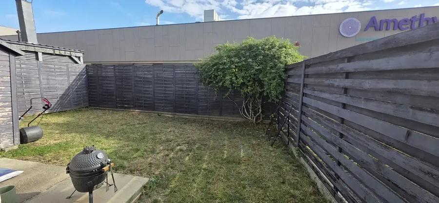 Apartament cu 2 camere decomandat, mobilat în Vest