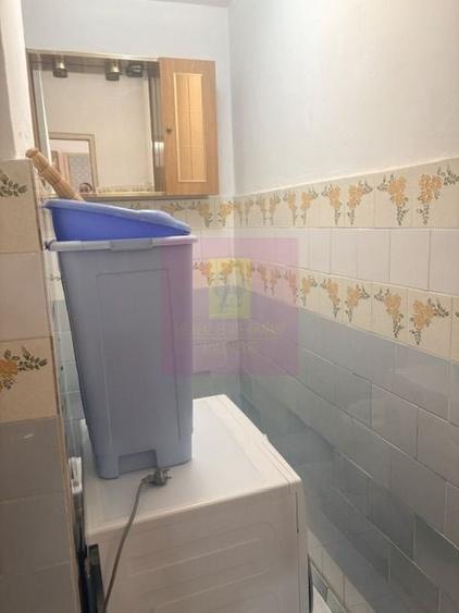 Apartament cu 3 camere decomandat în Drumul Sării