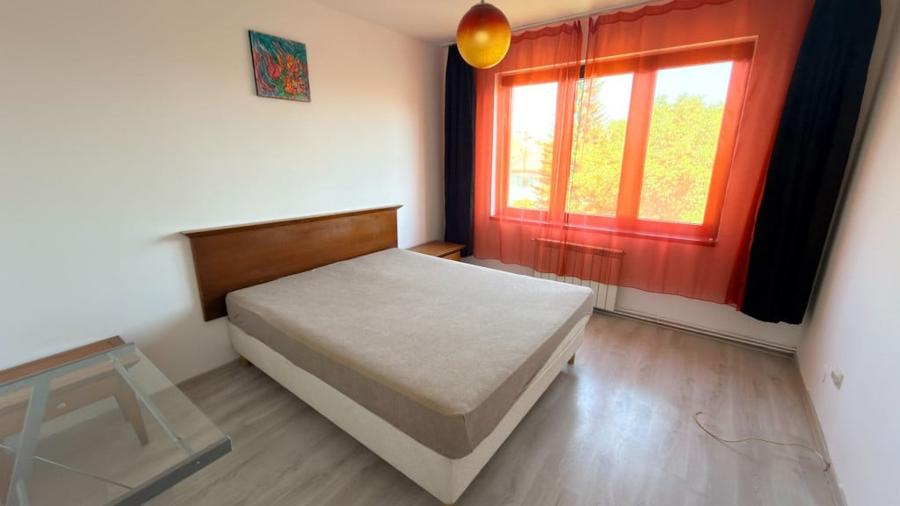 Apartament cu 3 camere decomandat în Sud